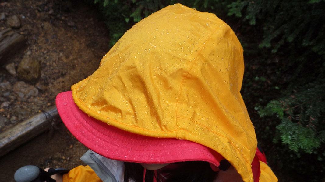 モンベルの子供用雨具、クレッパー