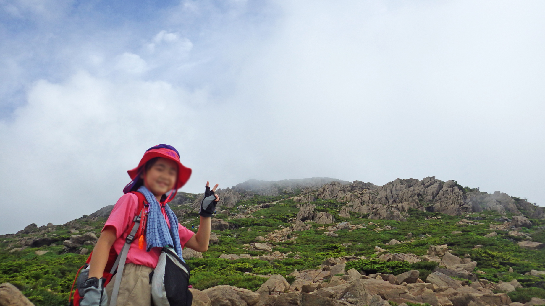 早池峰山を見上げて